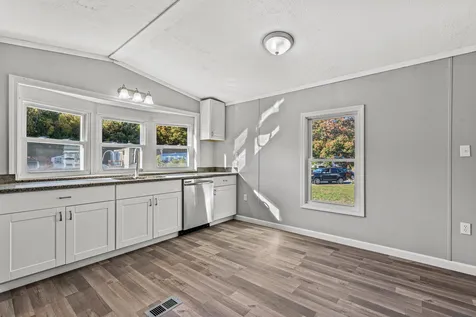 7 Lynn Lane Rochester NH 03867
