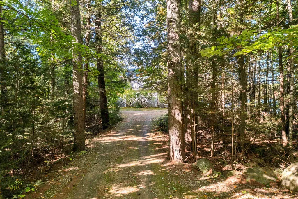 31 Tuftonboro Neck Road Tuftonboro NH 03816