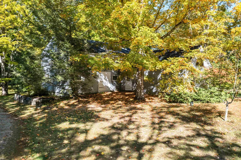 31 Tuftonboro Neck Road Tuftonboro NH 03816