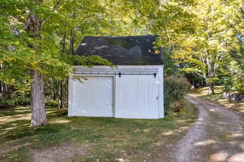 31 Tuftonboro Neck Road Tuftonboro NH 03816