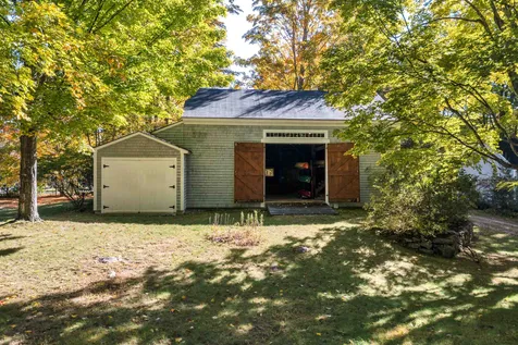 31 Tuftonboro Neck Road Tuftonboro NH 03816