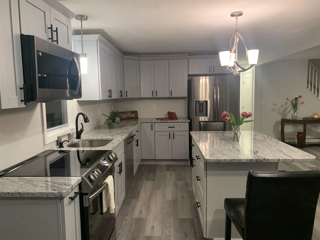 14 Rega Avenue Hudson NH 03051