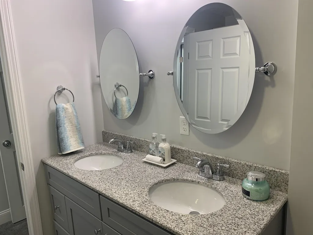 14 Rega Avenue Hudson NH 03051