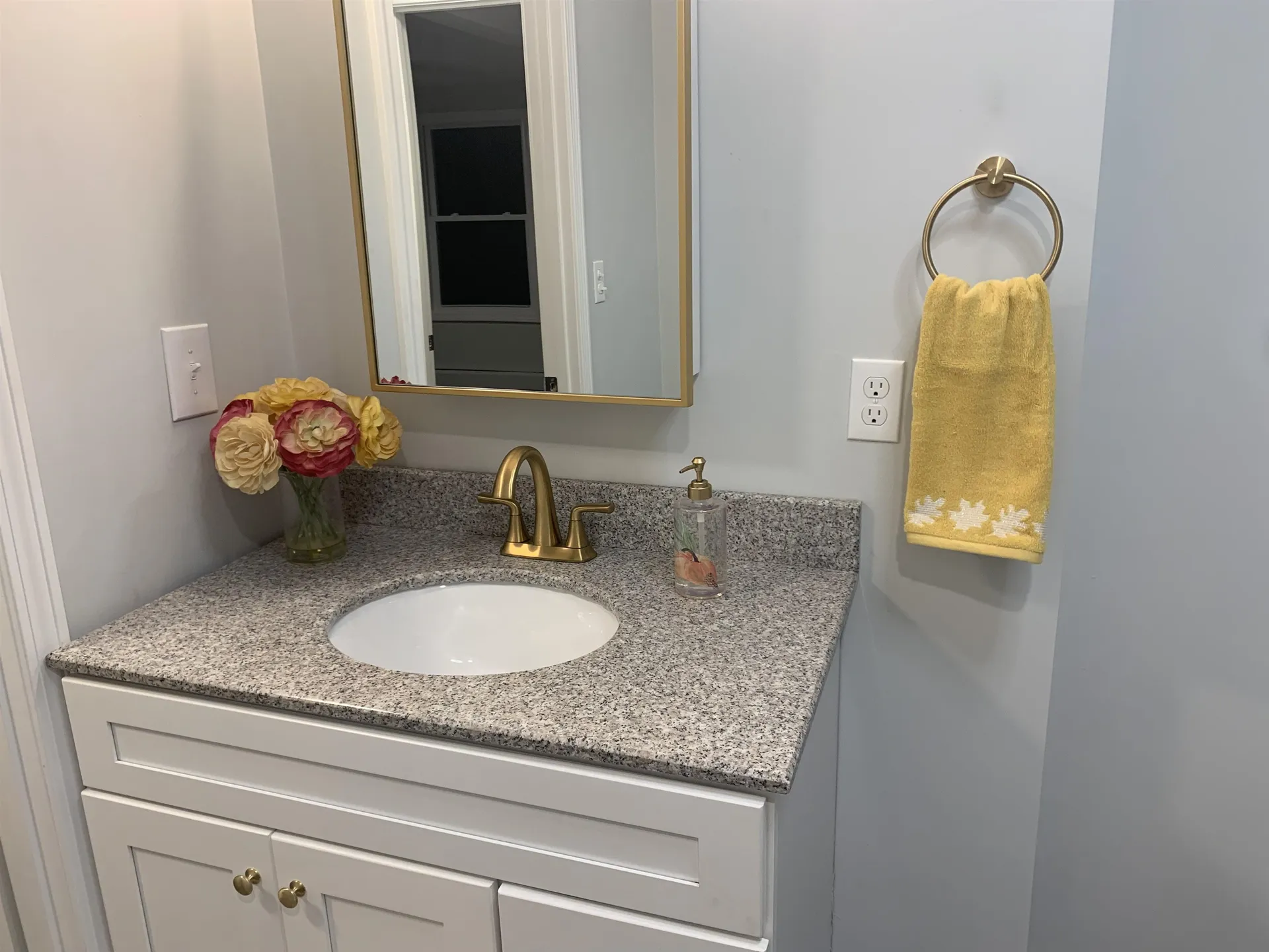 14 Rega Avenue Hudson NH 03051