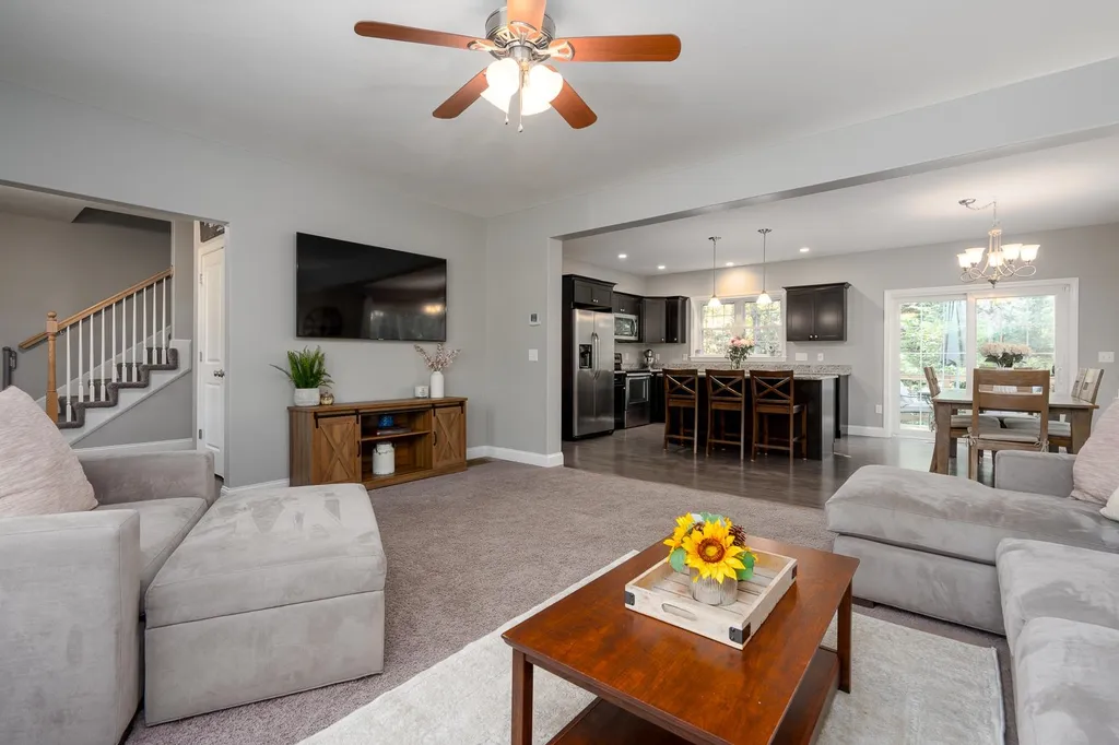62 Tolend Road Barrington NH 03825