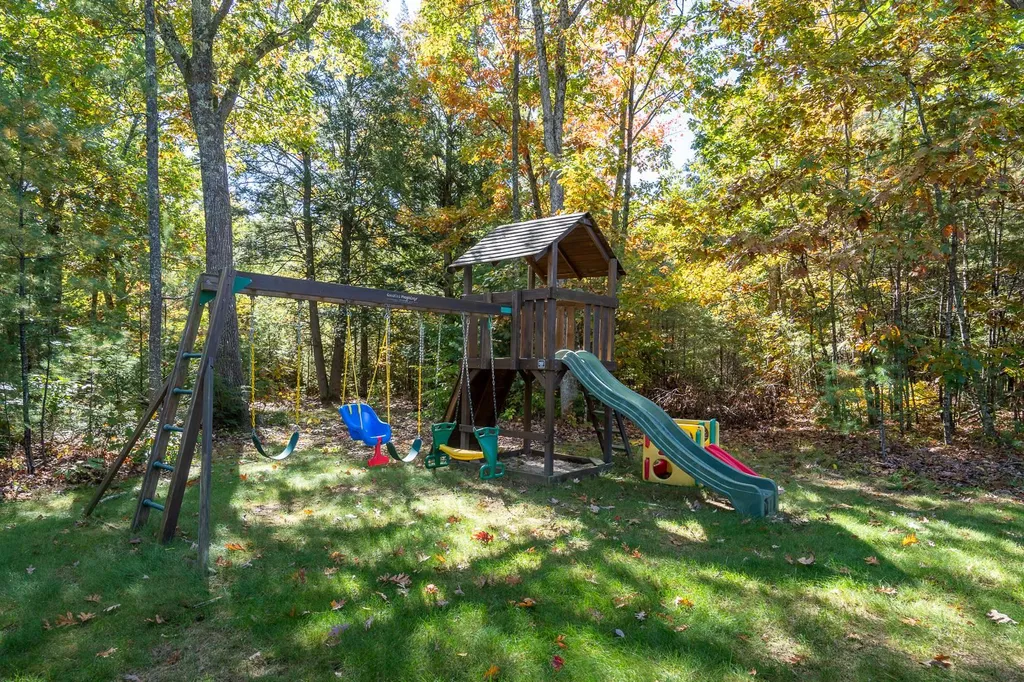 62 Tolend Road Barrington NH 03825