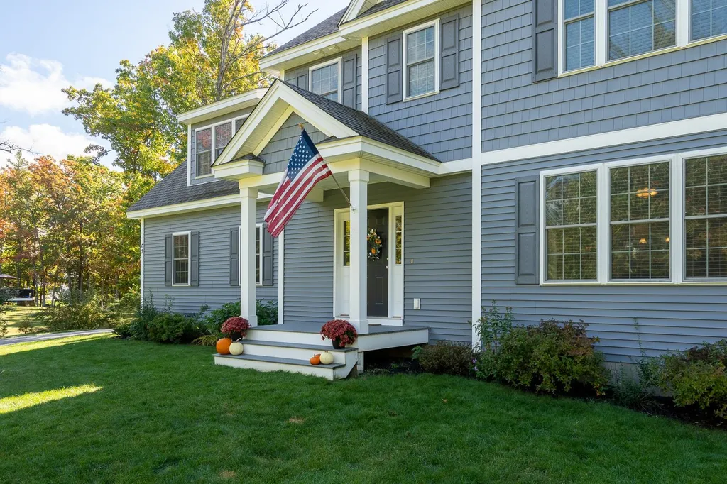 62 Tolend Road Barrington NH 03825