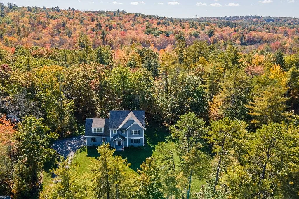 62 Tolend Road Barrington NH 03825