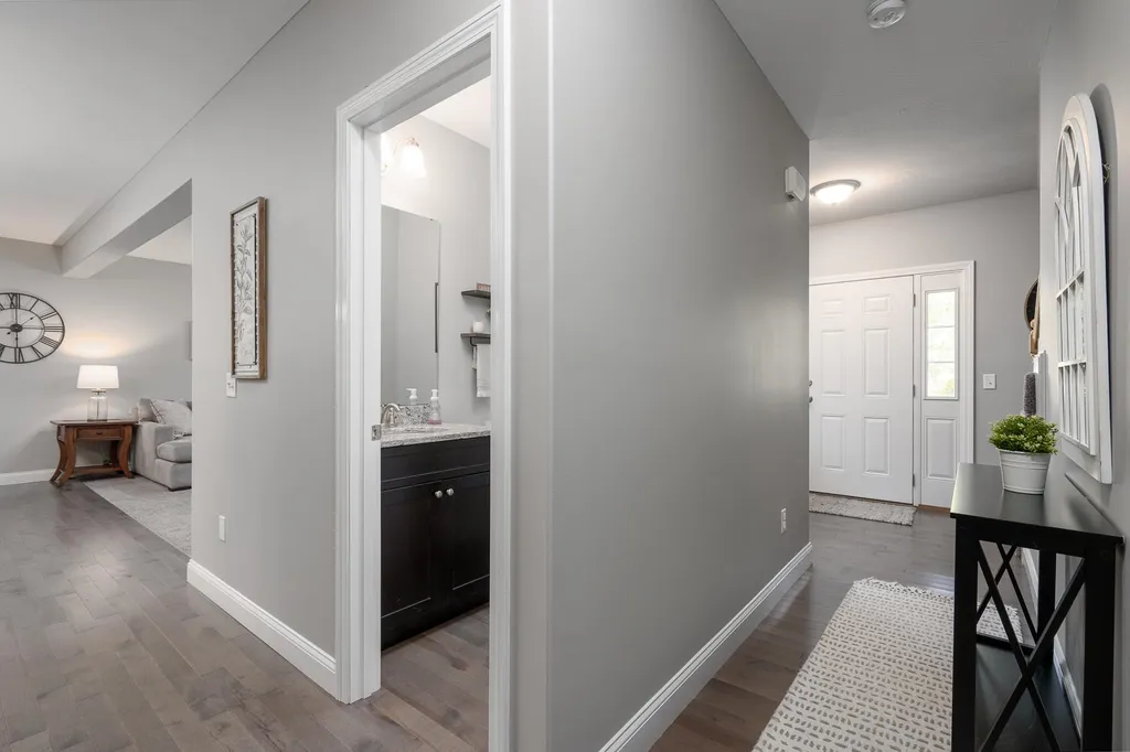62 Tolend Road Barrington NH 03825