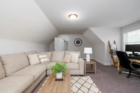 62 Tolend Road Barrington NH 03825