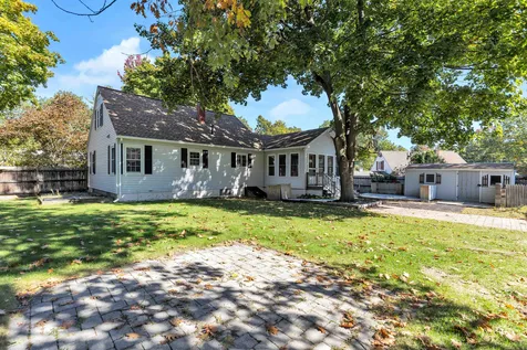 130 Westwood Drive Nashua NH 03062