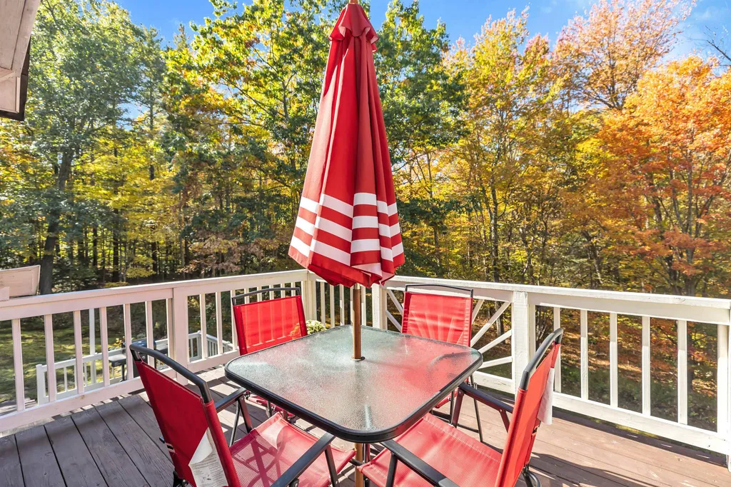 5 Ham Road Raymond NH 03077