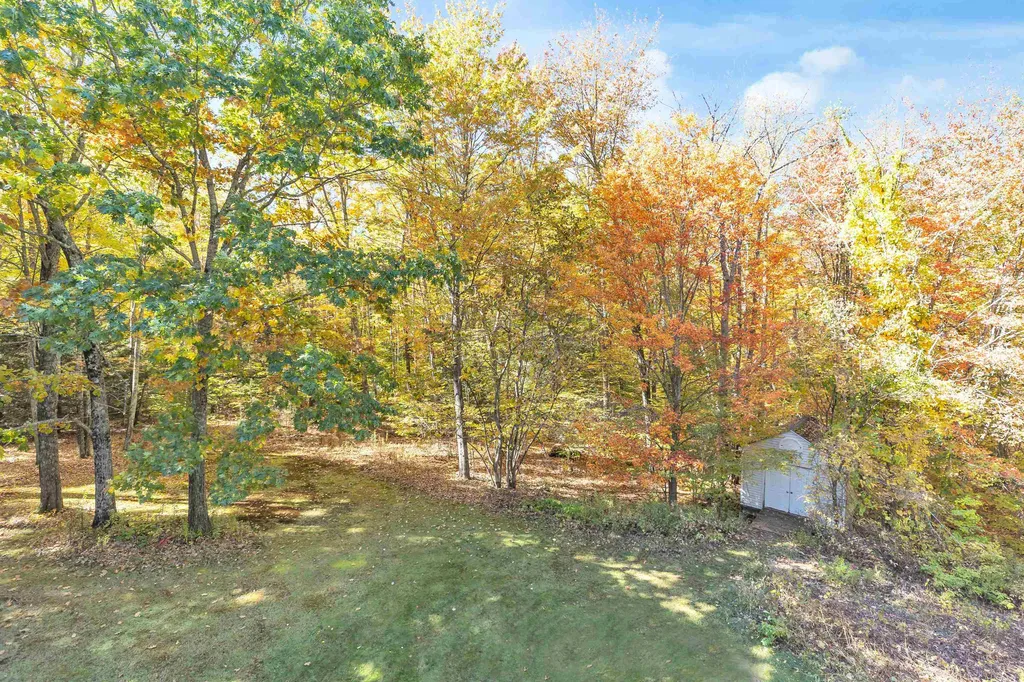 5 Ham Road Raymond NH 03077