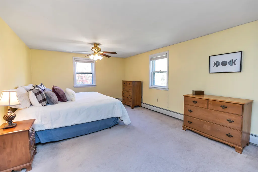 5 Ham Road Raymond NH 03077