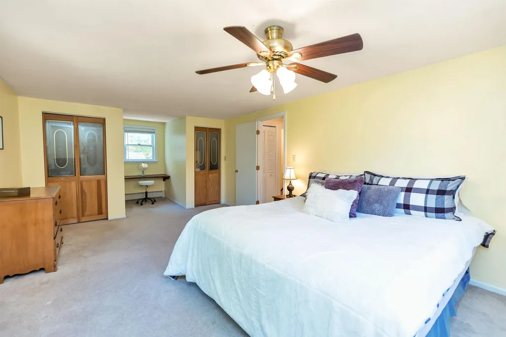 5 Ham Road Raymond NH 03077