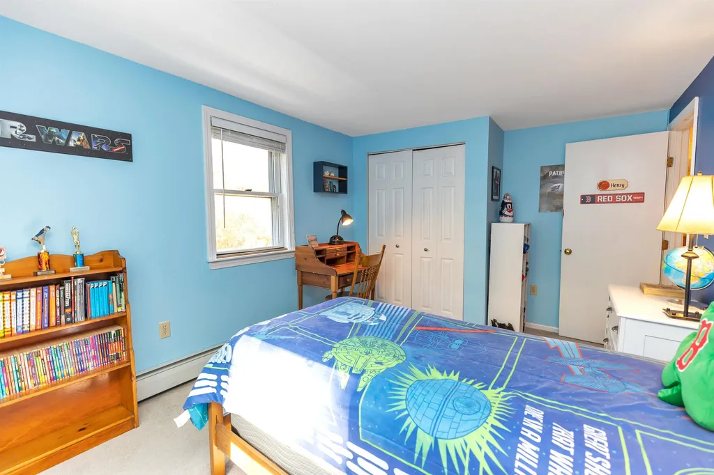 5 Ham Road Raymond NH 03077