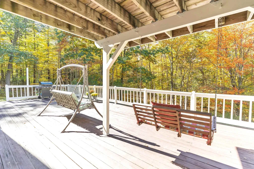 5 Ham Road Raymond NH 03077