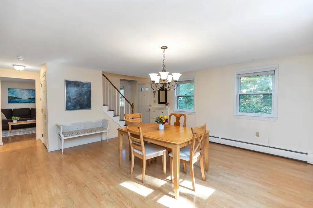 5 Ham Road Raymond NH 03077