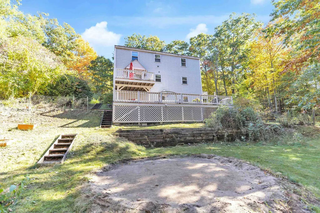 5 Ham Road Raymond NH 03077