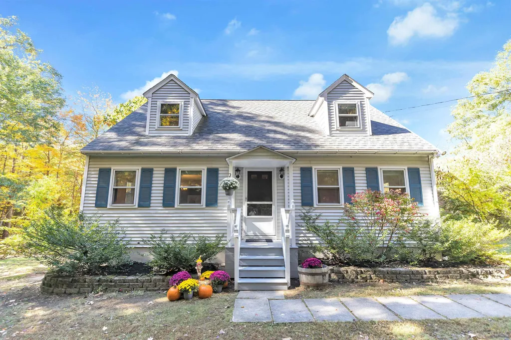 5 Ham Road Raymond NH 03077