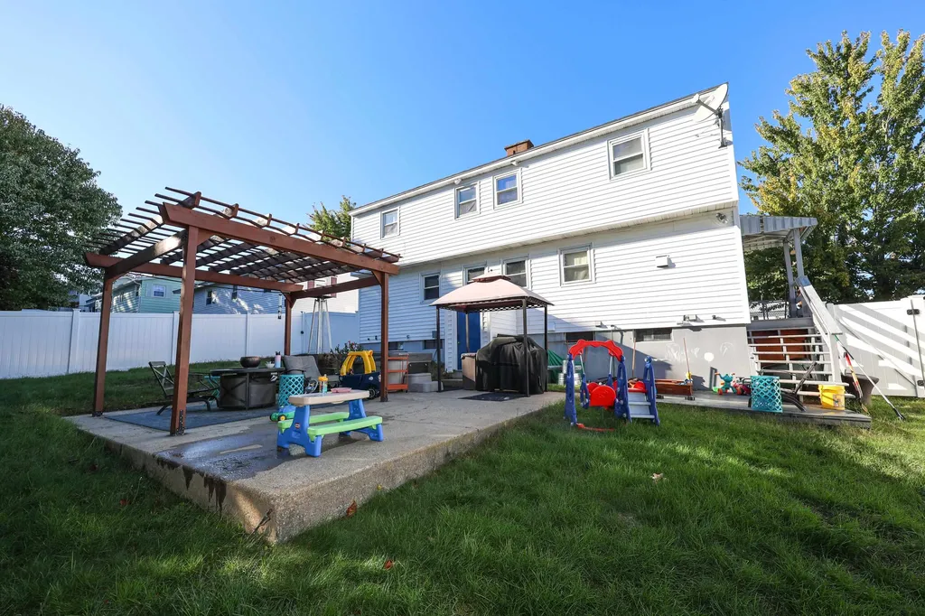 313 Jobin Drive Manchester NH 03103-3933
