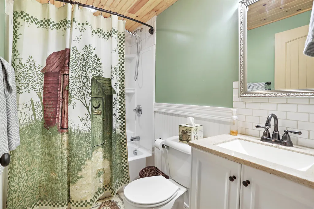 25 Winnipesaukee Drive Wolfeboro NH 03894