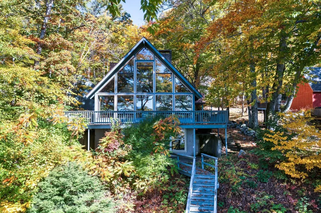 6 Lloyd Road Wolfeboro NH 03894
