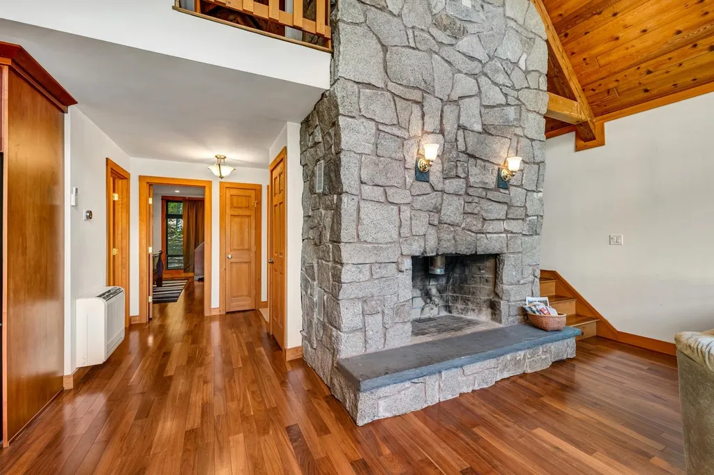 6 Lloyd Road Wolfeboro NH 03894