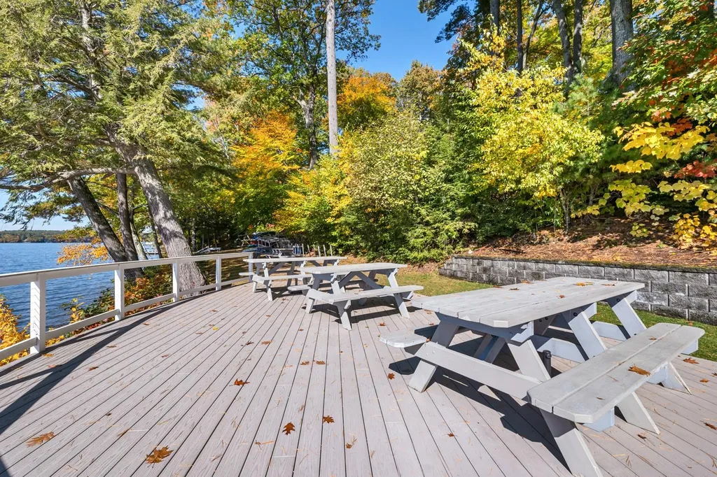 6 Lloyd Road Wolfeboro NH 03894