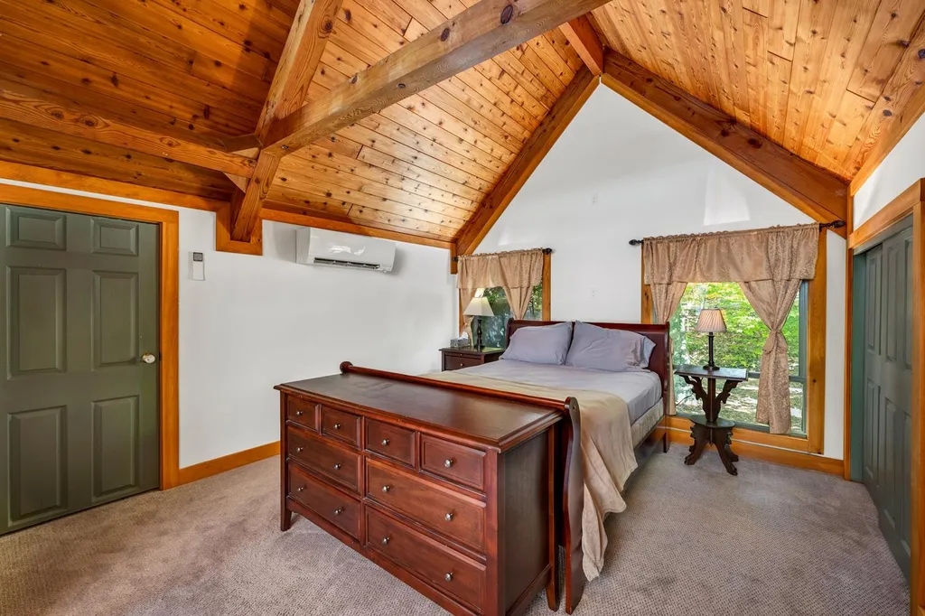 6 Lloyd Road Wolfeboro NH 03894