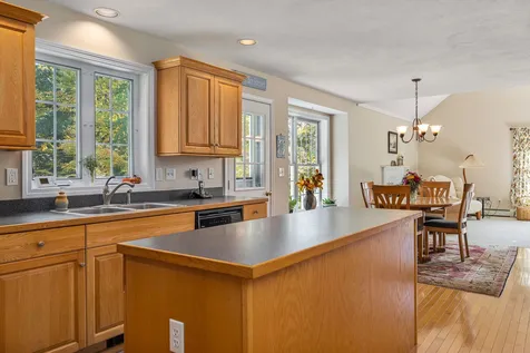 24 Ladd Road Brentwood NH 03833