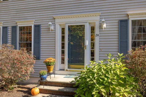 24 Ladd Road Brentwood NH 03833