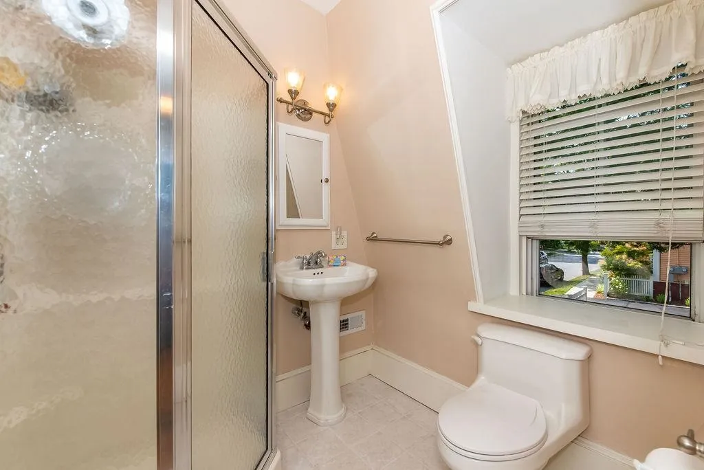 169 Cass Street Portsmouth NH 03801
