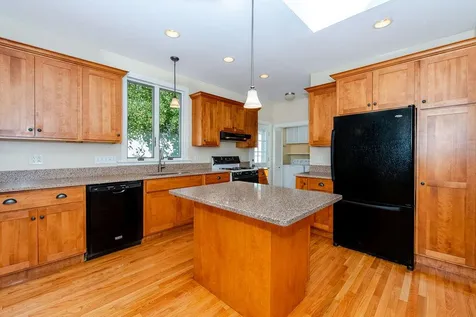 169 Cass Street Portsmouth NH 03801