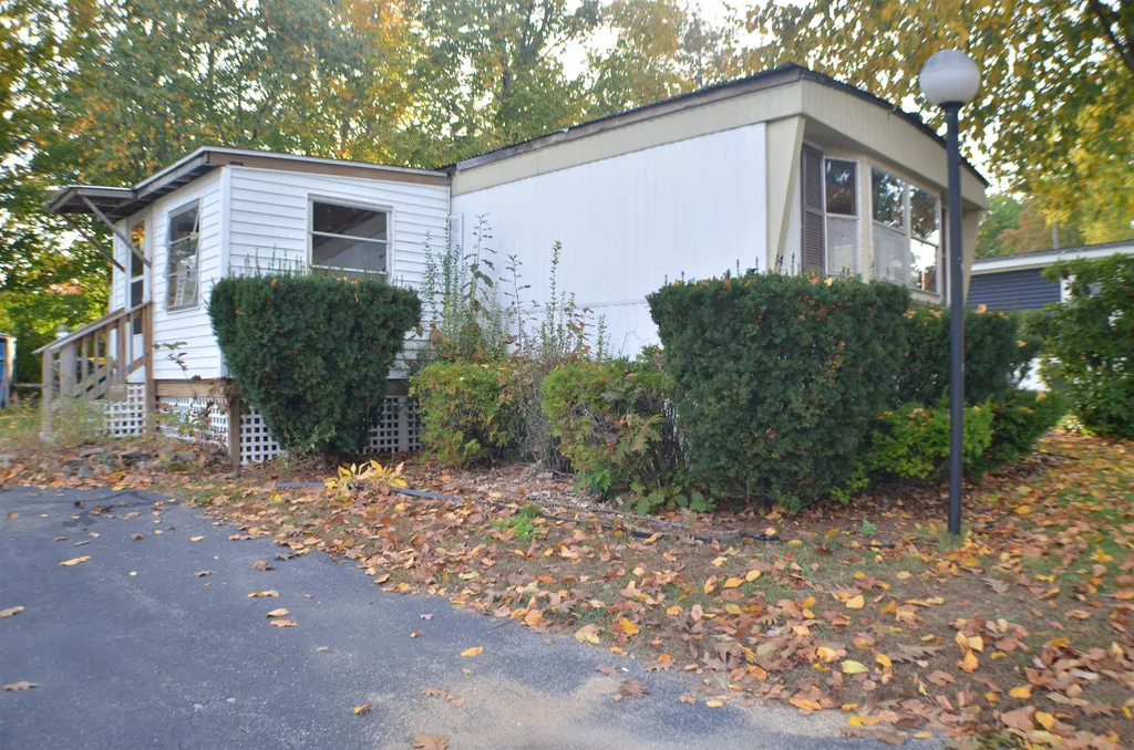 14 S Cranberry Lane Rochester NH 03867