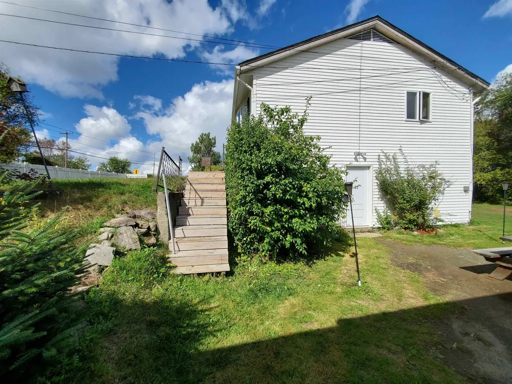 1263 Us Route 4 Canaan NH 03741
