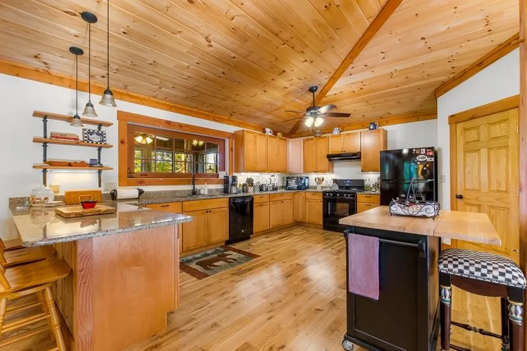 92 Singing Eagle Road Moultonborough NH 03254