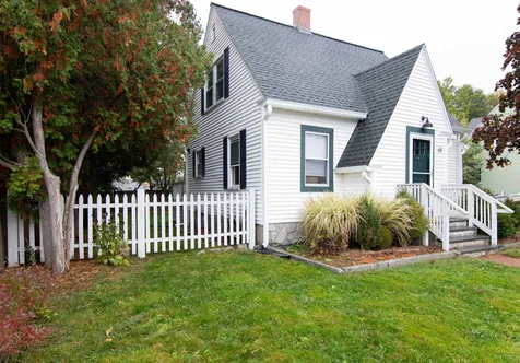61 Roy Avenue Manchester NH 03103