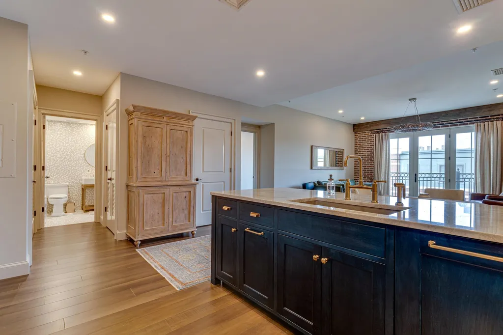 77 Hanover Street Portsmouth NH 03801