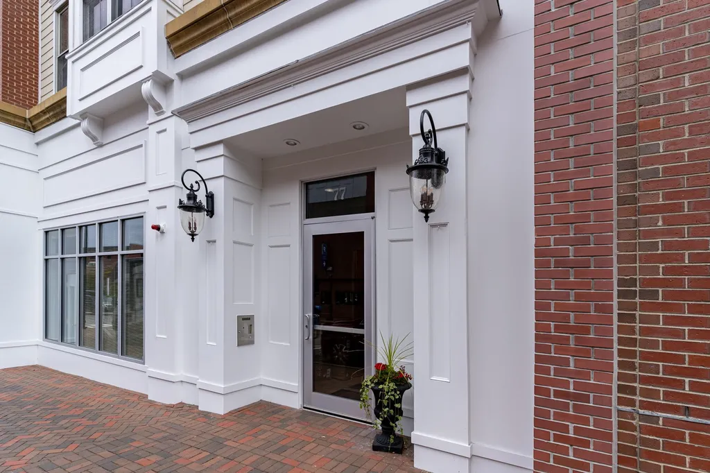 77 Hanover Street Portsmouth NH 03801