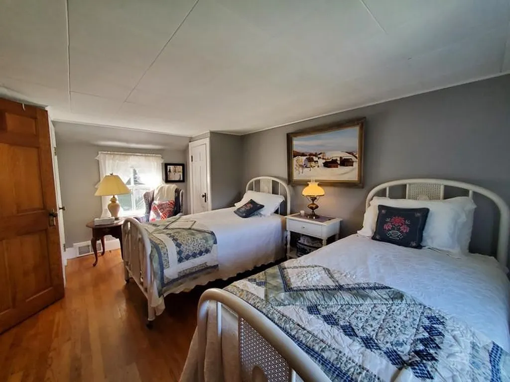 52 Mccusker Road Athens VT 05143