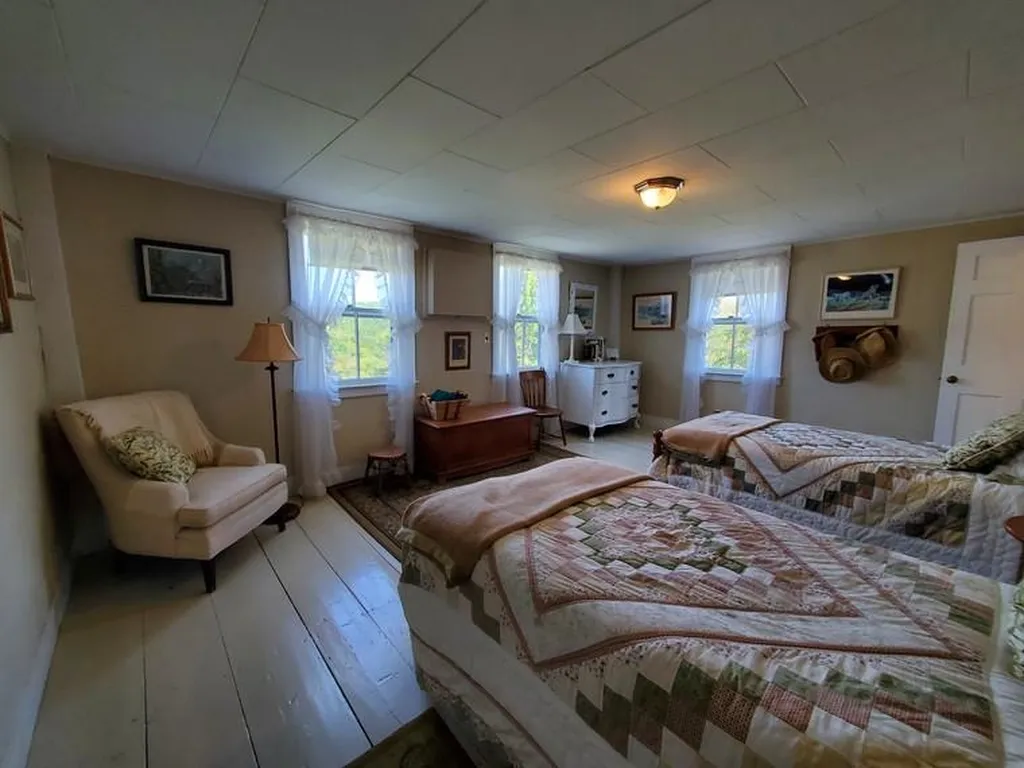 52 Mccusker Road Athens VT 05143