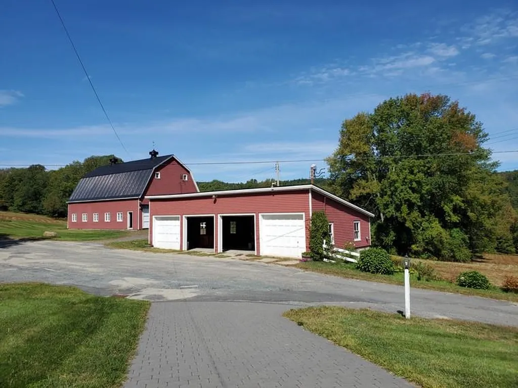 52 Mccusker Road Athens VT 05143