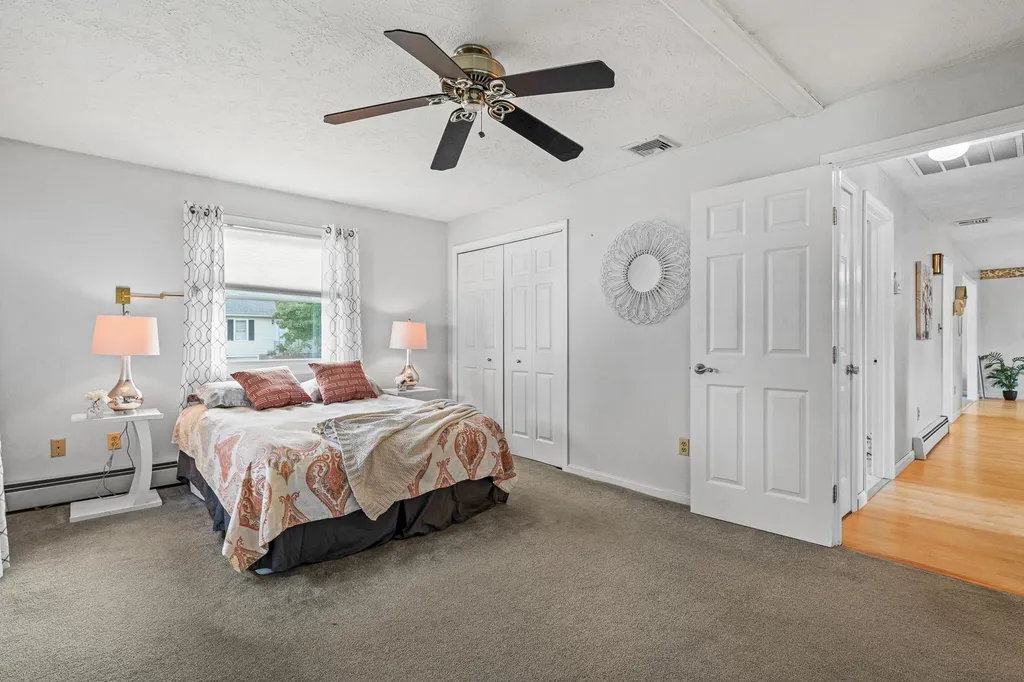 29 Navaho Street Nashua NH 03063