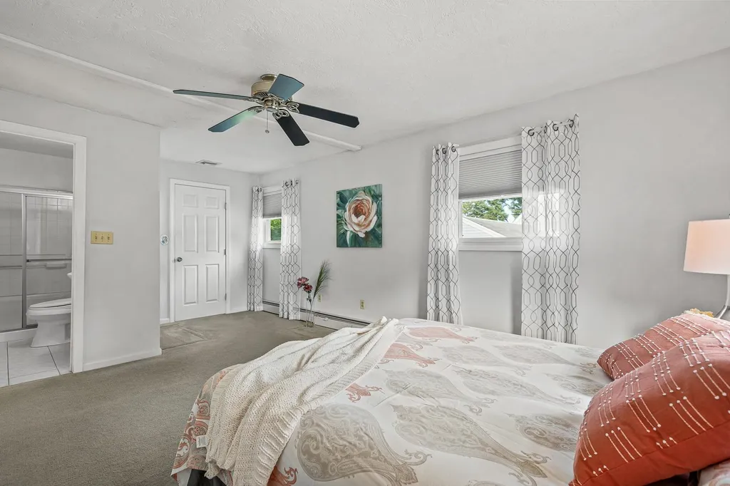 29 Navaho Street Nashua NH 03063