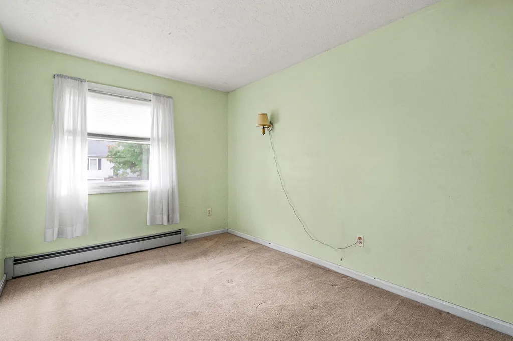29 Navaho Street Nashua NH 03063