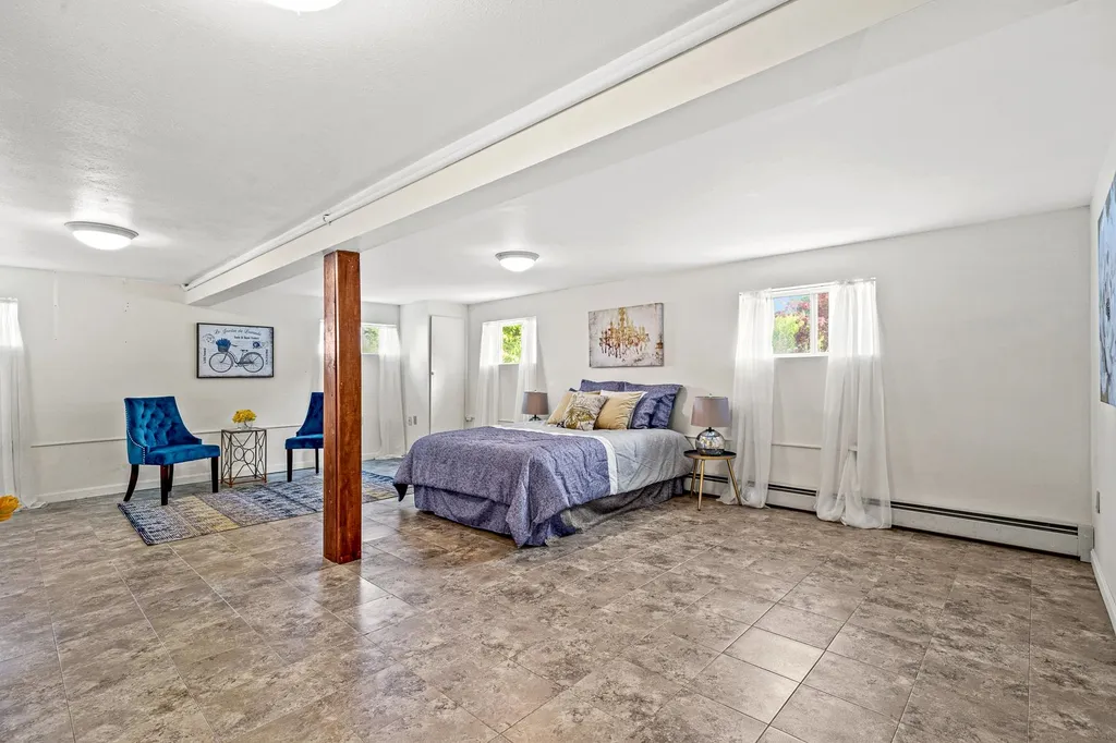 29 Navaho Street Nashua NH 03063