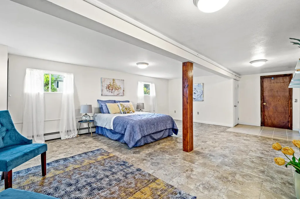 29 Navaho Street Nashua NH 03063