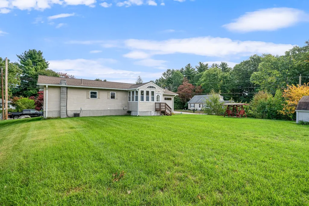 29 Navaho Street Nashua NH 03063
