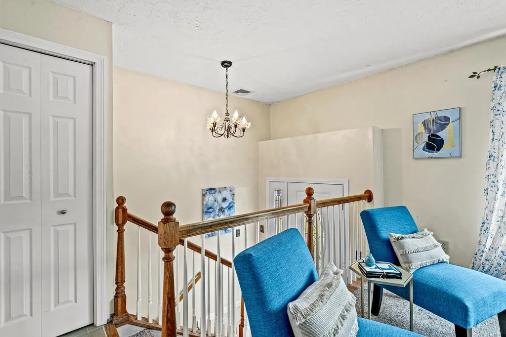 29 Navaho Street Nashua NH 03063